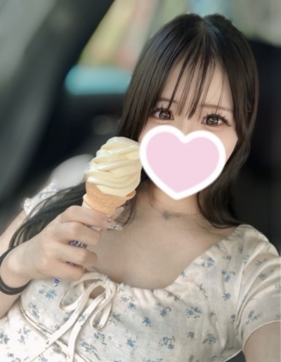 まどか 黒髪清楚巨乳女子大生(受付イチオシ)さんの写真