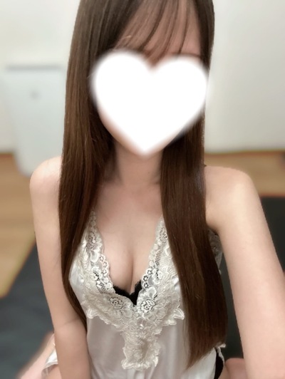 ひな 清楚アイドル系女子大生(受付超イチオシ)さんの写真