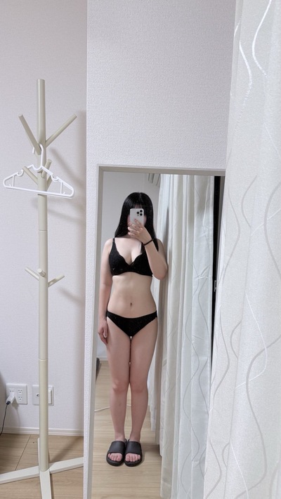 すみ 黒髪清楚ドM巨乳女子大生(受付イチオシ)さんの写真